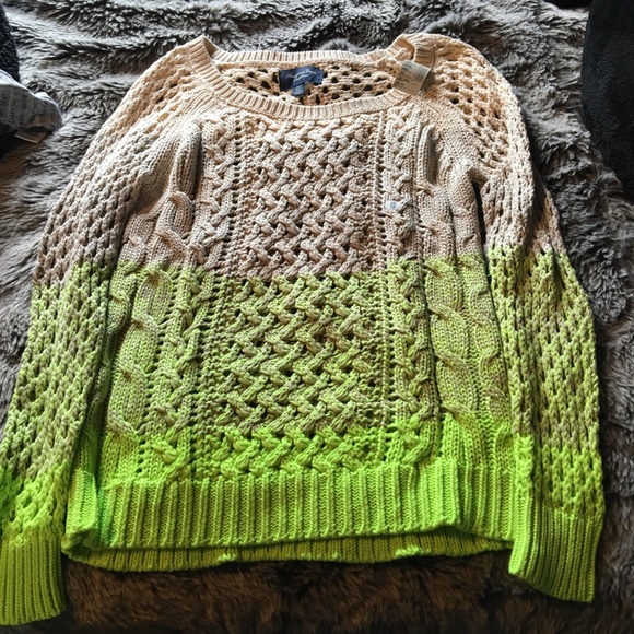 American Eagle Sweater - Picture 1 of 3